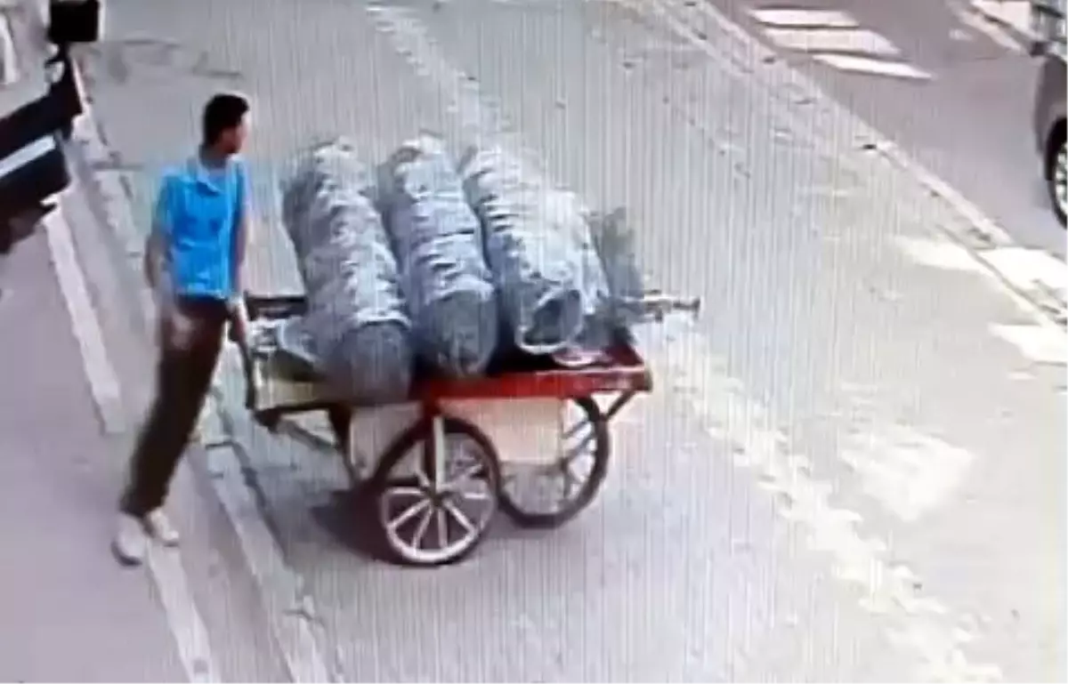 esenyurtta hirsizlik el arabasiyla caldi pt1XbS1j