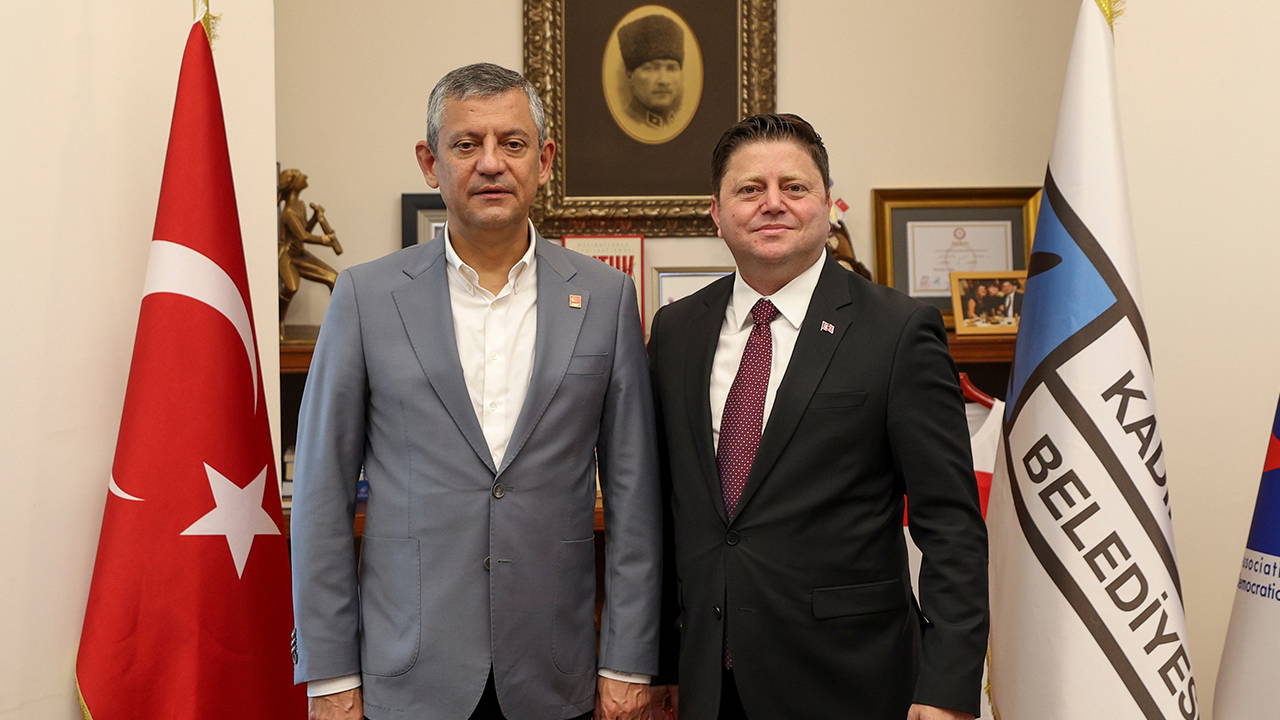 ozgur ozelden kadikoy belediye baskani mesut kosedagina ziyaret SHYn97HT