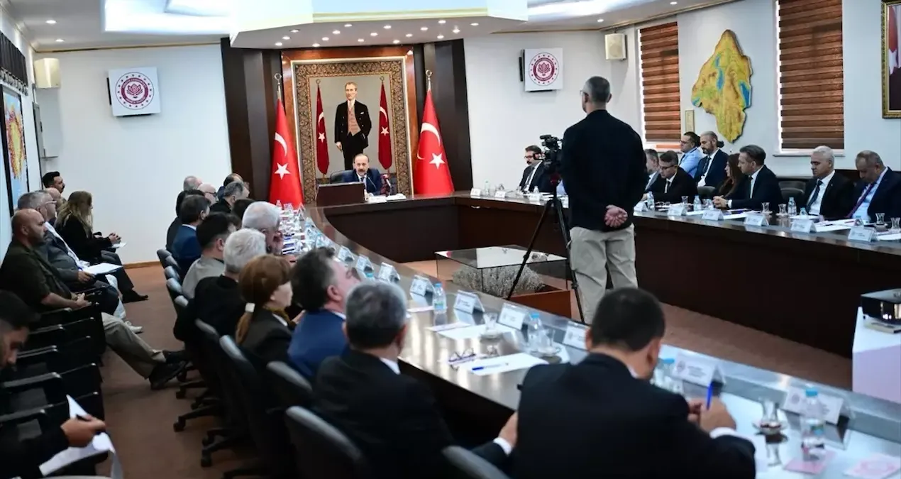 sehri ayaga kaldiran iddia vali cikan haberleri kesin bir dille yalanladi 8JciLbLX