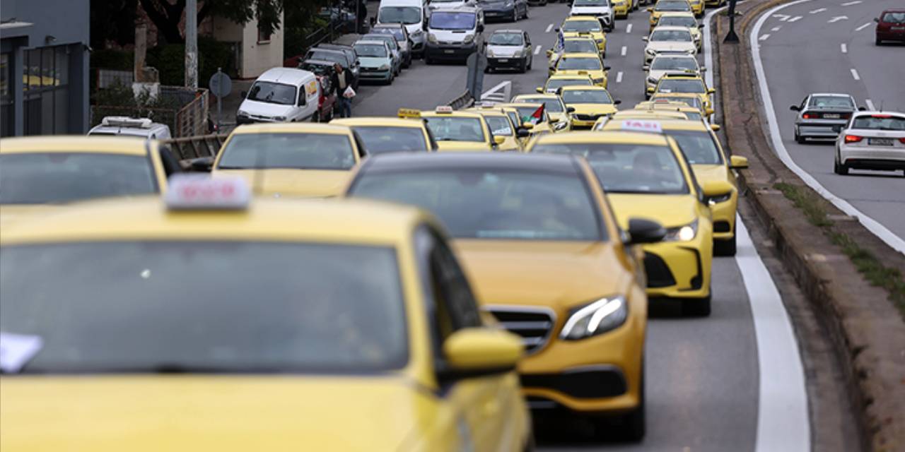 taksiciler 18 saatlik greve gitti DrWgdcpN