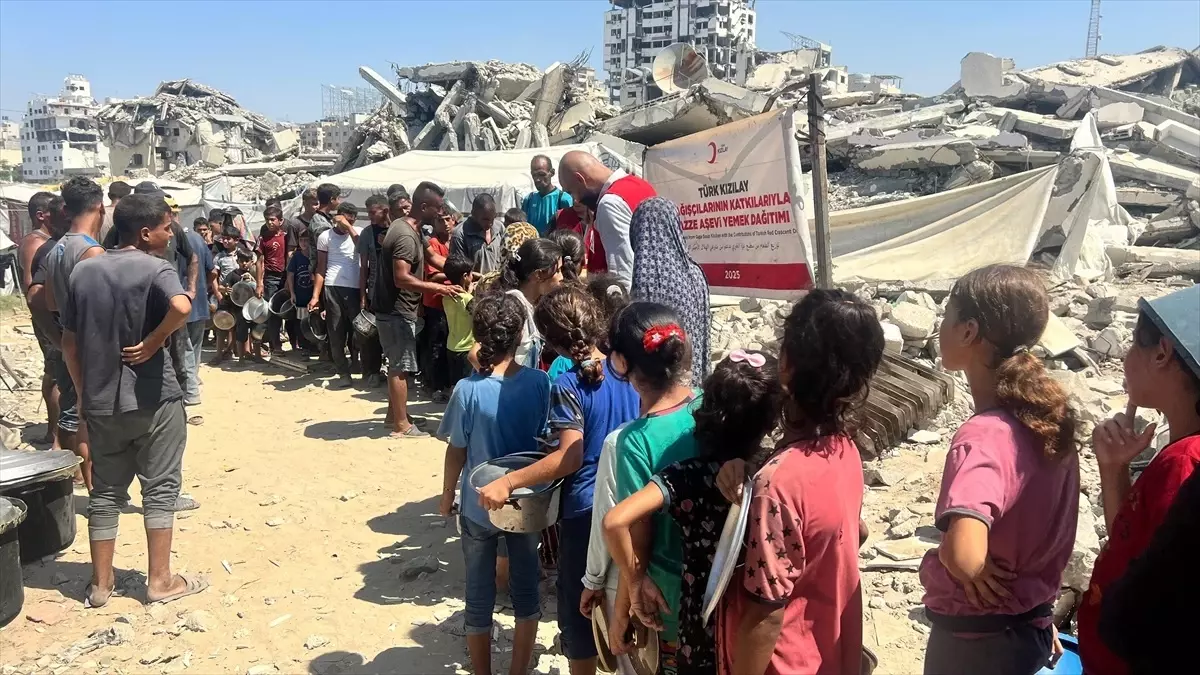 turk kizilay gazzeye destek gonderiyor DNCI4AV2