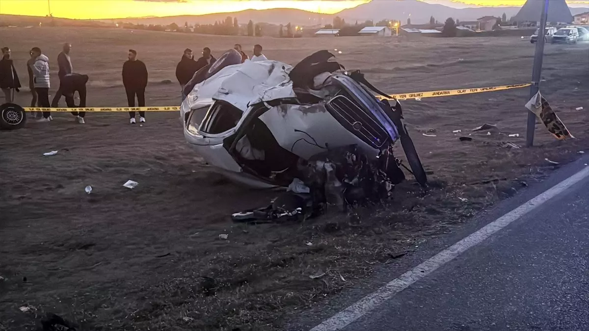 afyonkarahisarda trafik kazasi 1 olu 3 yarali EPywzWWa.jpg