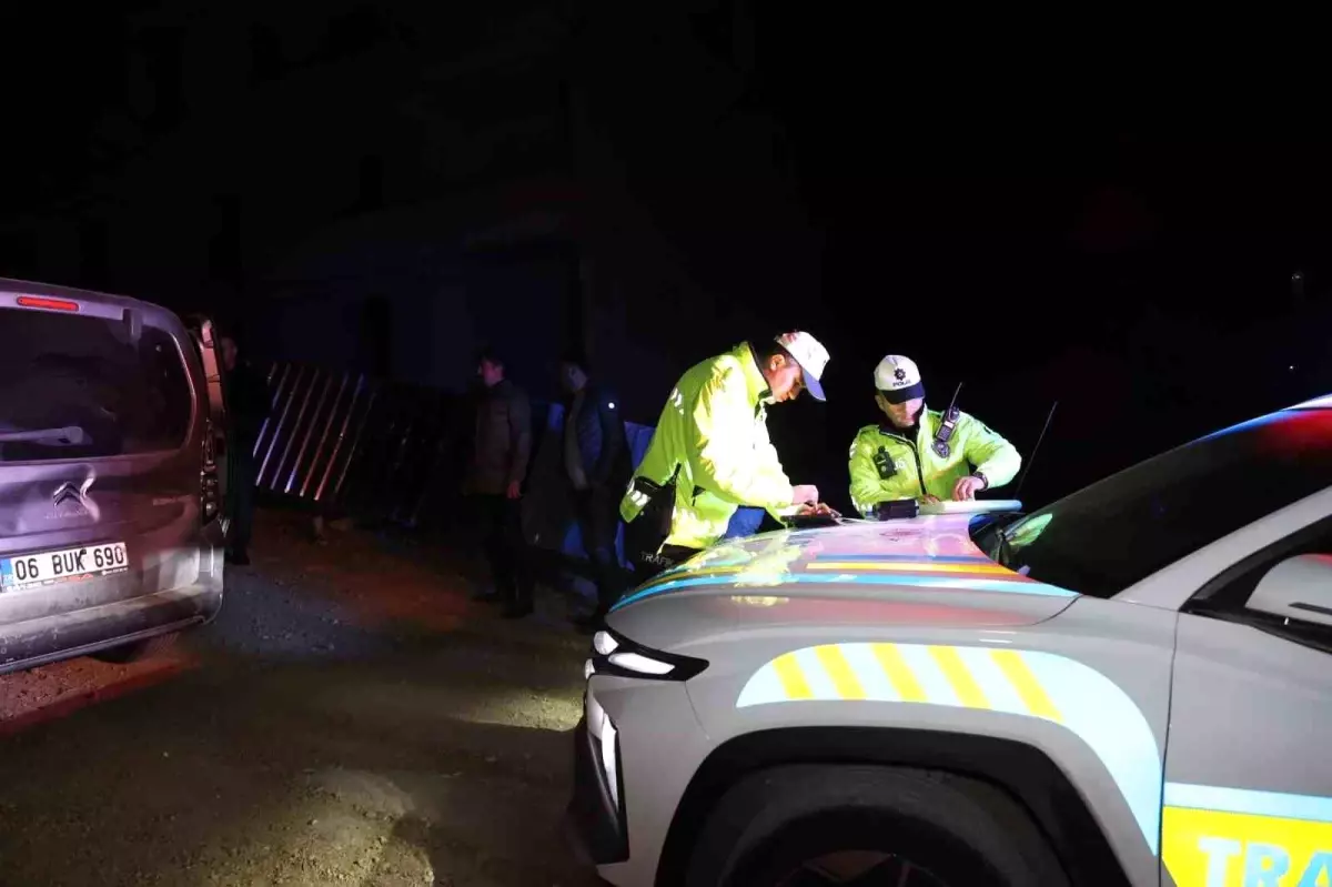 alkollu ve ehliyetsiz surucu kovalamaca sonrasi yakalandi 5tAcsp4p.jpg