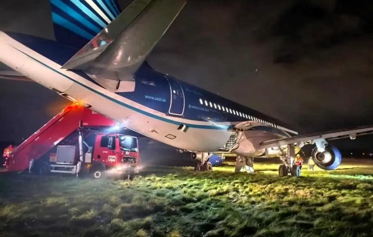 azal ucagi st petersburga zorunlu inis yapti l25UH8lQ.jpg