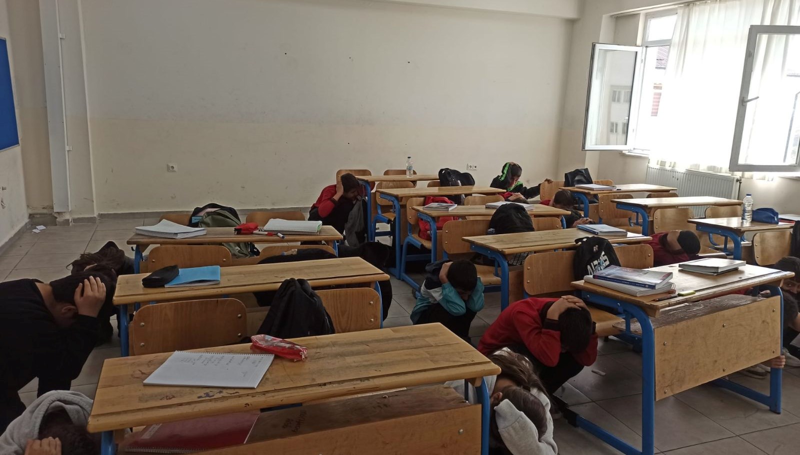 hakkaride okullarda tatbikat r89Yr6zz.jpg