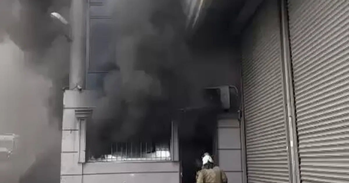 istanbul eyupsultanda is haninda depo yangini baI7lwMQ